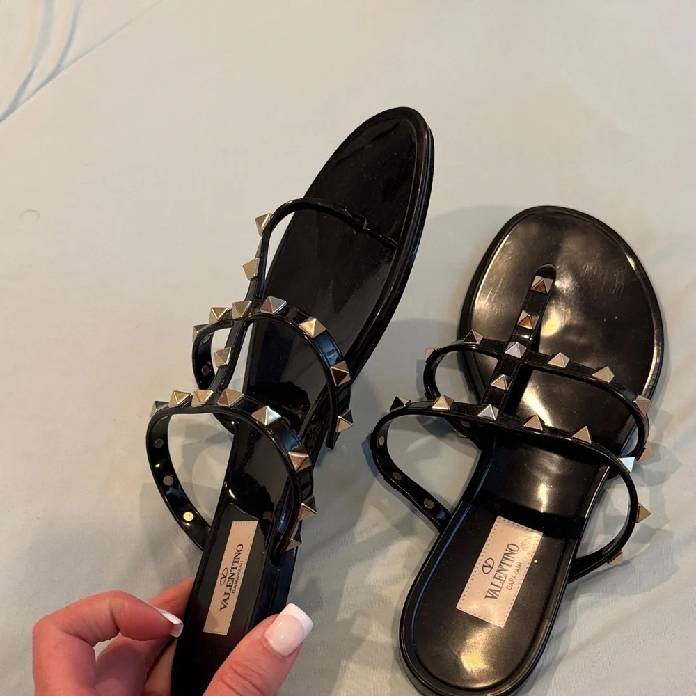 Valentino Garavani Rockstud T-Strap Flat Slide Sandals